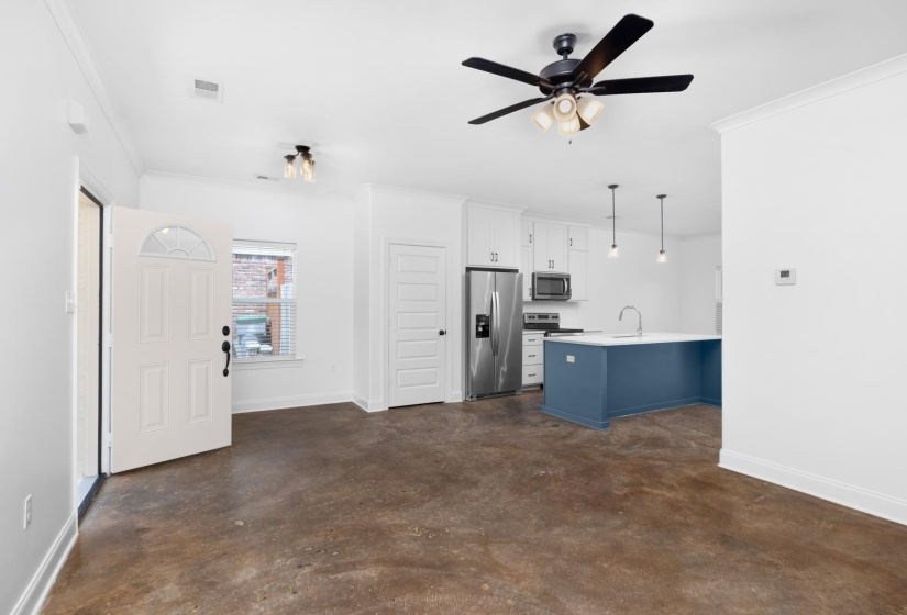 1534 DELMONT RD, Memphis, Tennessee 38117, 4 Bedroom Bedrooms, 6 Room Rooms,2.1 BathroomBathrooms,Residential,For Sale,DELMONT,0,10229324