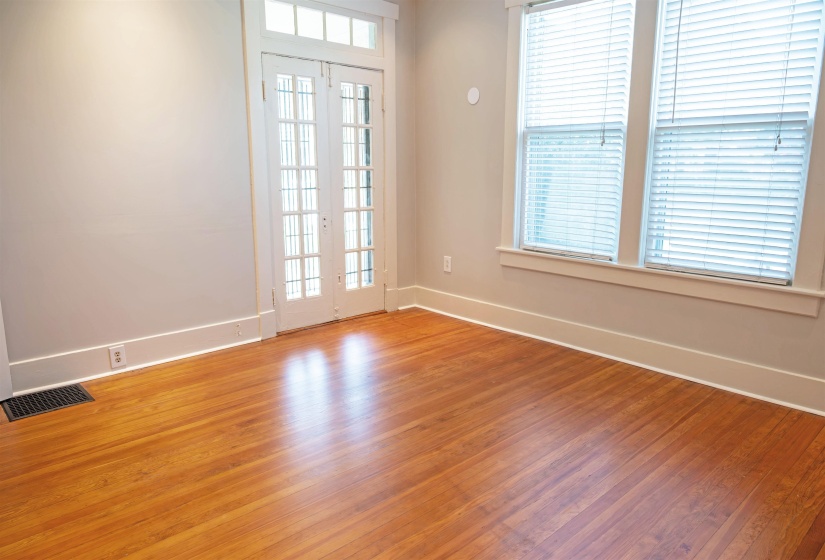 1971 VINTON AVE, Memphis, Tennessee 38104, 5 Bedroom Bedrooms, 8 Room Rooms,2 BathroomBathrooms,Residential,For Sale,VINTON,0,10229325