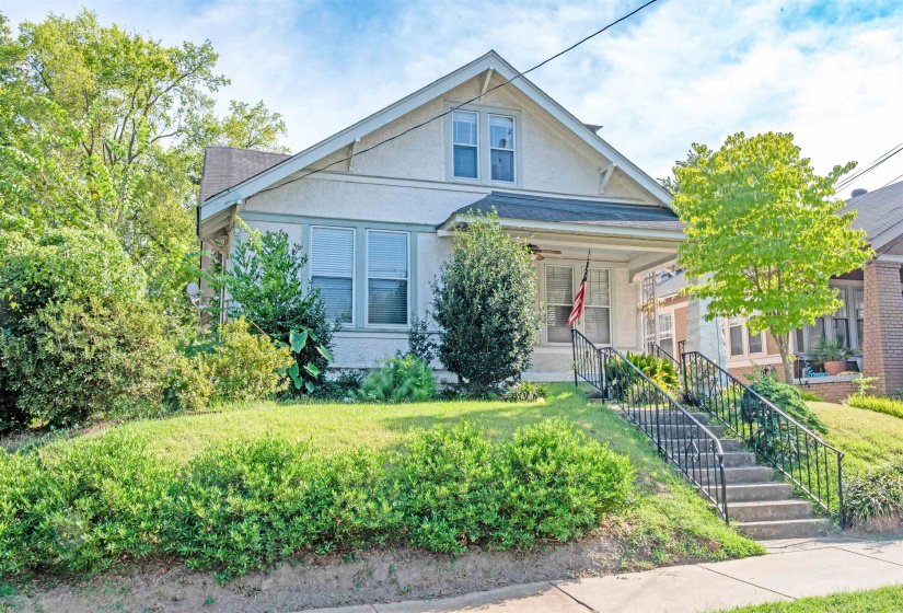 1971 VINTON AVE, Memphis, Tennessee 38104, 5 Bedroom Bedrooms, 8 Room Rooms,2 BathroomBathrooms,Residential,For Sale,VINTON,0,10229325