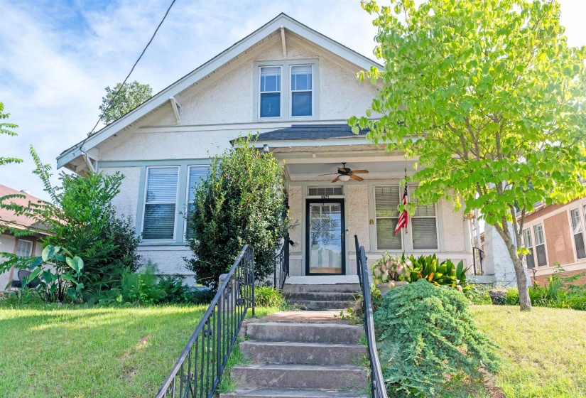 1971 VINTON AVE, Memphis, Tennessee 38104, 5 Bedroom Bedrooms, 8 Room Rooms,2 BathroomBathrooms,Residential,For Sale,VINTON,0,10229325