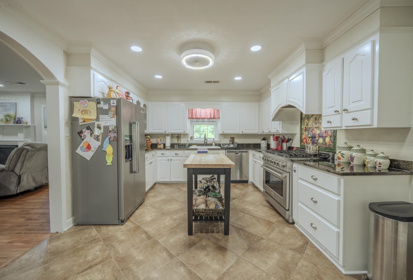 60 AVALON PL, Savannah, Tennessee 38372, 3 Bedroom Bedrooms, 10 Room Rooms,2 BathroomBathrooms,Residential,For Sale,AVALON,0,10229326