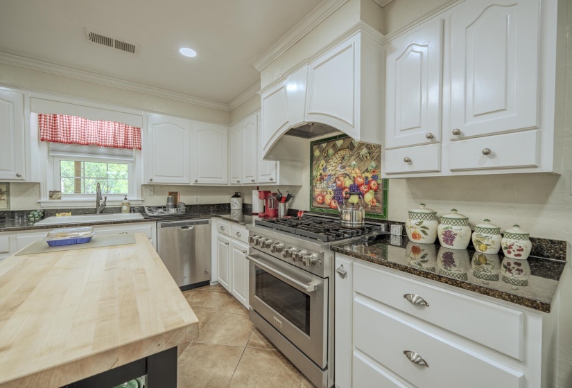 60 AVALON PL, Savannah, Tennessee 38372, 3 Bedroom Bedrooms, 10 Room Rooms,2 BathroomBathrooms,Residential,For Sale,AVALON,0,10229326