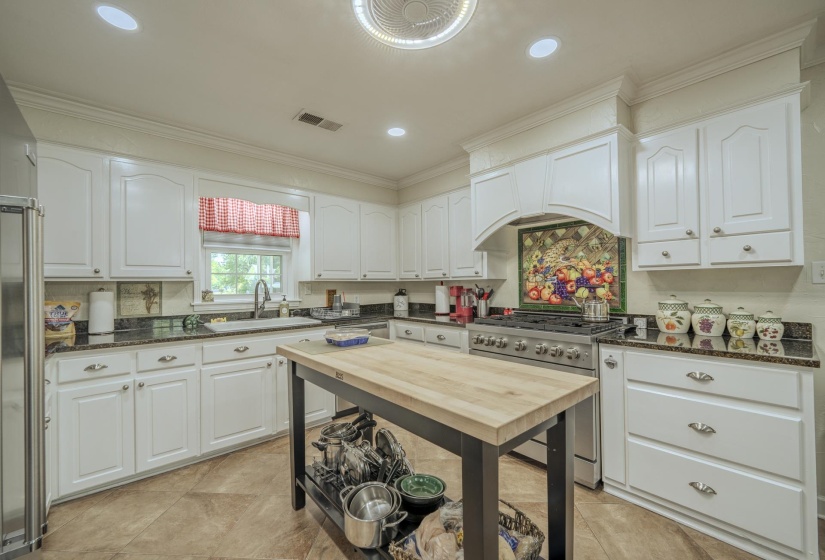 60 AVALON PL, Savannah, Tennessee 38372, 3 Bedroom Bedrooms, 10 Room Rooms,2 BathroomBathrooms,Residential,For Sale,AVALON,0,10229326