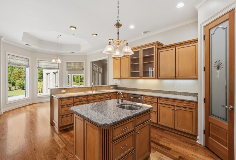 8676 OLD CREEK RD, Unincorporated, Tennessee 38125, 5 Bedroom Bedrooms, 14 Room Rooms,4.2 BathroomBathrooms,Residential,For Sale,OLD CREEK,0,10229334