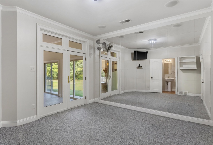 8676 OLD CREEK RD, Unincorporated, Tennessee 38125, 5 Bedroom Bedrooms, 14 Room Rooms,4.2 BathroomBathrooms,Residential,For Sale,OLD CREEK,0,10229334