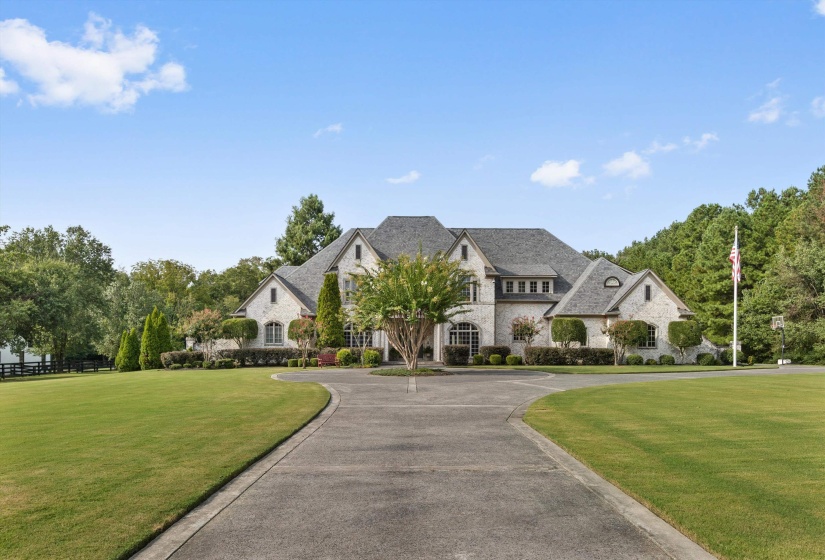 8676 OLD CREEK RD, Unincorporated, Tennessee 38125, 5 Bedroom Bedrooms, 14 Room Rooms,4.2 BathroomBathrooms,Residential,For Sale,OLD CREEK,0,10229334
