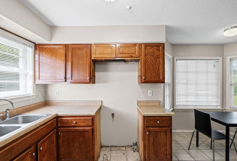 1742 SAN BERNARDO AVE, Memphis, Tennessee 38116, 3 Bedroom Bedrooms, 6 Room Rooms,1.1 BathroomBathrooms,Residential,For Sale,SAN BERNARDO,0,10229335