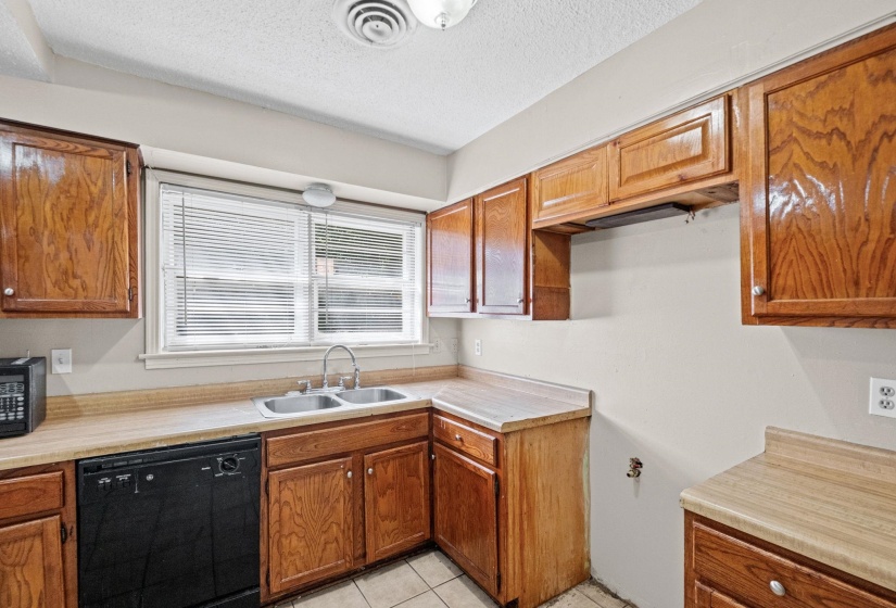 1742 SAN BERNARDO AVE, Memphis, Tennessee 38116, 3 Bedroom Bedrooms, 6 Room Rooms,1.1 BathroomBathrooms,Residential,For Sale,SAN BERNARDO,0,10229335