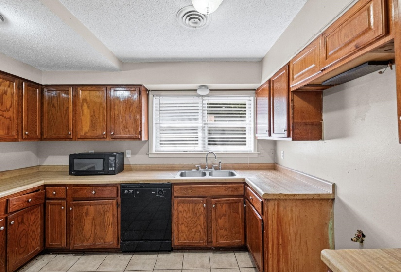 1742 SAN BERNARDO AVE, Memphis, Tennessee 38116, 3 Bedroom Bedrooms, 6 Room Rooms,1.1 BathroomBathrooms,Residential,For Sale,SAN BERNARDO,0,10229335