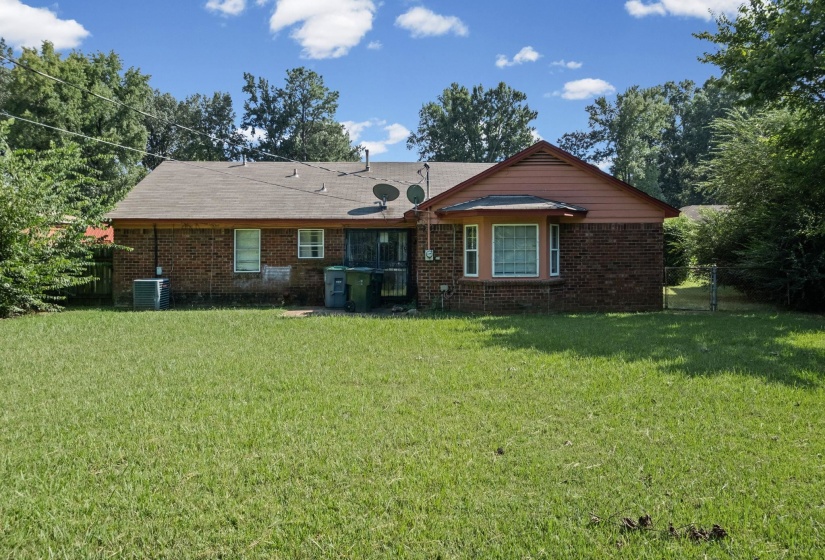 1742 SAN BERNARDO AVE, Memphis, Tennessee 38116, 3 Bedroom Bedrooms, 6 Room Rooms,1.1 BathroomBathrooms,Residential,For Sale,SAN BERNARDO,0,10229335