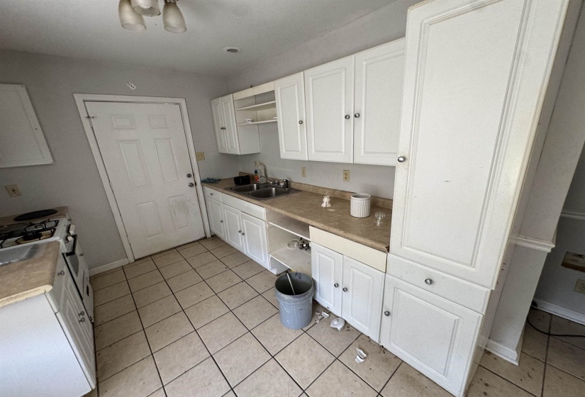 4498 SUNCREST DR, Memphis, Tennessee 38127, 3 Bedroom Bedrooms, 6 Room Rooms,1 BathroomBathrooms,Residential,For Sale,SUNCREST,0,10229337