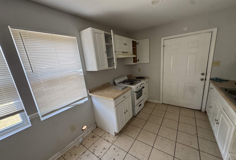 4498 SUNCREST DR, Memphis, Tennessee 38127, 3 Bedroom Bedrooms, 6 Room Rooms,1 BathroomBathrooms,Residential,For Sale,SUNCREST,0,10229337