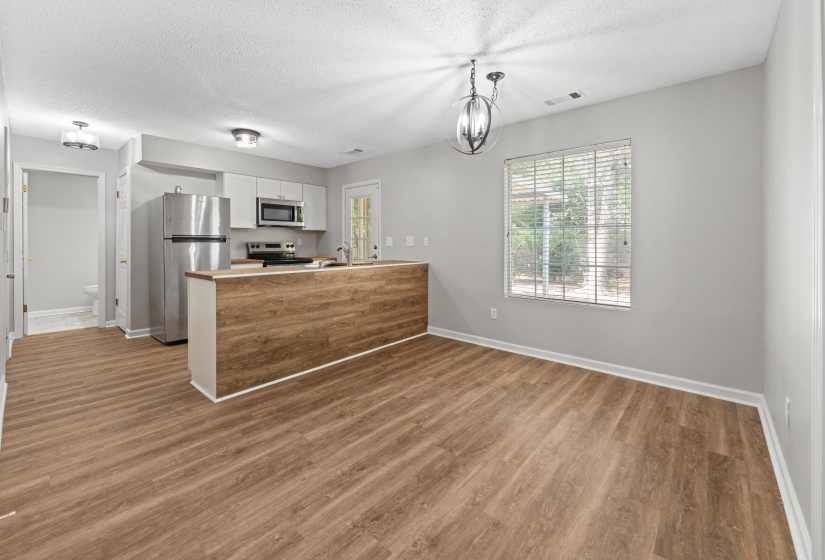 1673 CAMILLE WAY, Memphis, Tennessee 38016, 3 Bedroom Bedrooms, 6 Room Rooms,2.1 BathroomBathrooms,Residential,For Sale,CAMILLE,0,10229338