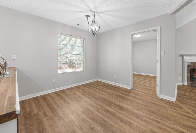 1673 CAMILLE WAY, Memphis, Tennessee 38016, 3 Bedroom Bedrooms, 6 Room Rooms,2.1 BathroomBathrooms,Residential,For Sale,CAMILLE,0,10229338