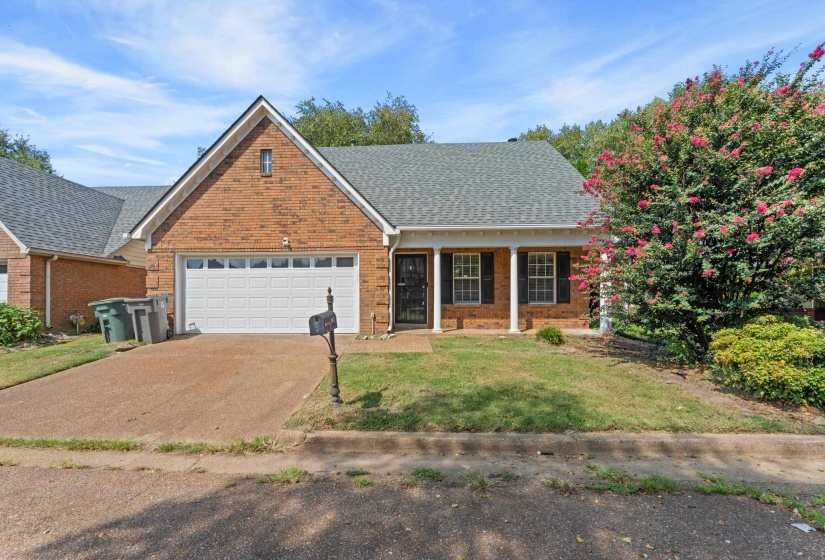 1673 CAMILLE WAY, Memphis, Tennessee 38016, 3 Bedroom Bedrooms, 6 Room Rooms,2.1 BathroomBathrooms,Residential,For Sale,CAMILLE,0,10229338