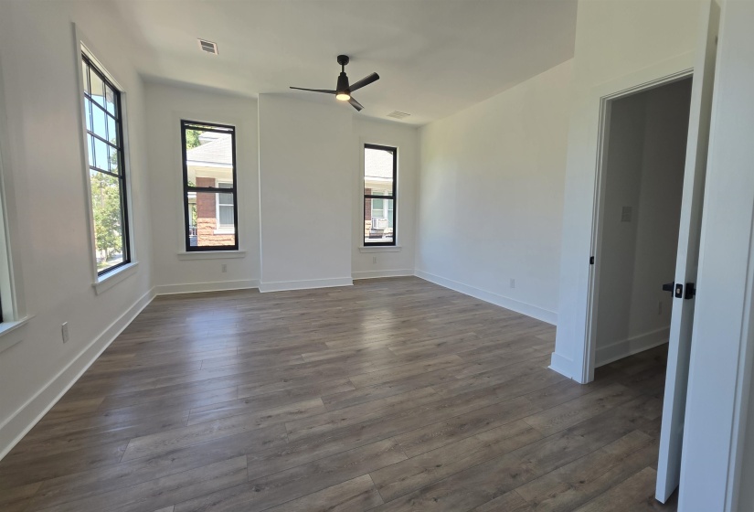 310 GARLAND ST, Memphis, Tennessee 38104, 5 Bedroom Bedrooms, 10 Room Rooms,3.2 BathroomBathrooms,Residential,For Sale,GARLAND,0,10229356