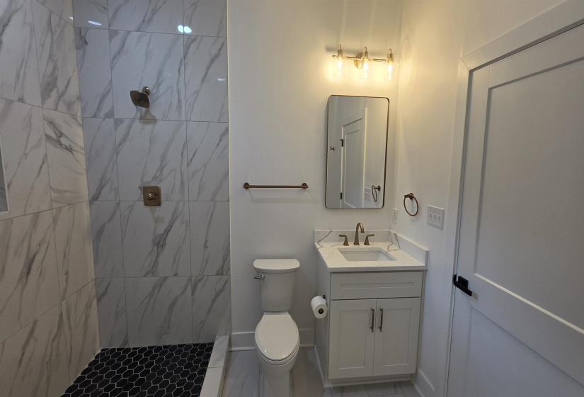 310 GARLAND ST, Memphis, Tennessee 38104, 5 Bedroom Bedrooms, 10 Room Rooms,3.2 BathroomBathrooms,Residential,For Sale,GARLAND,0,10229356