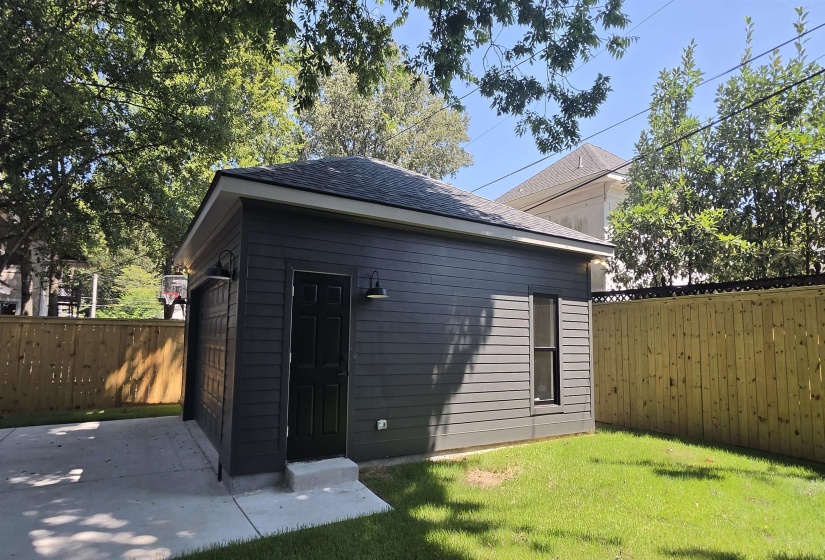 310 GARLAND ST, Memphis, Tennessee 38104, 5 Bedroom Bedrooms, 10 Room Rooms,3.2 BathroomBathrooms,Residential,For Sale,GARLAND,0,10229356