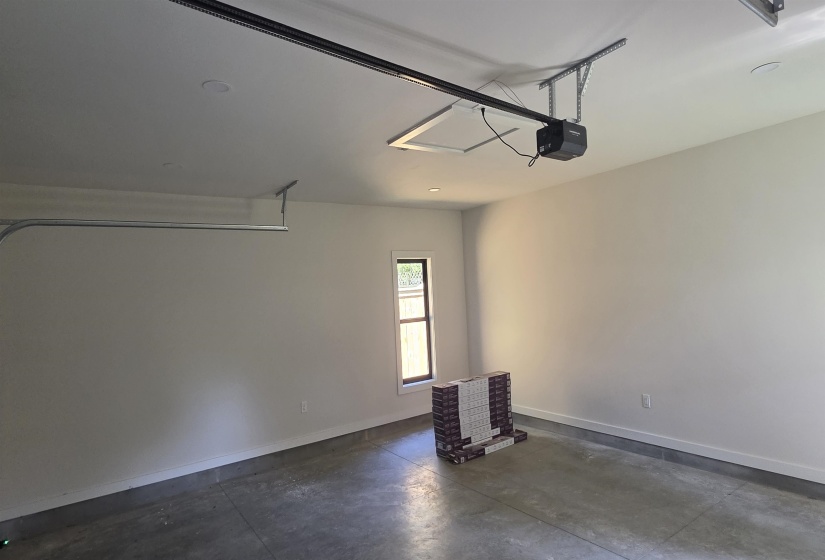 310 GARLAND ST, Memphis, Tennessee 38104, 5 Bedroom Bedrooms, 10 Room Rooms,3.2 BathroomBathrooms,Residential,For Sale,GARLAND,0,10229356