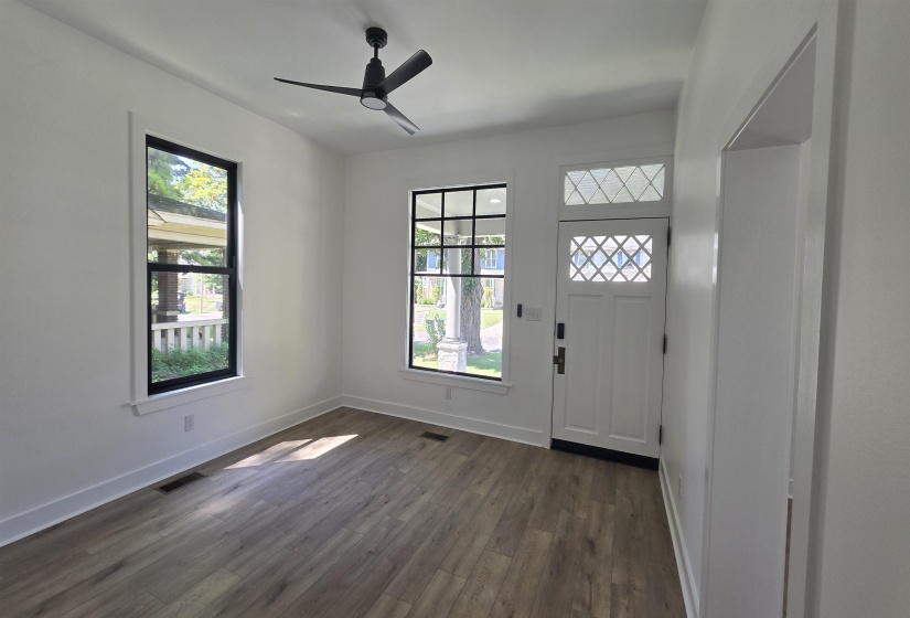 310 GARLAND ST, Memphis, Tennessee 38104, 5 Bedroom Bedrooms, 10 Room Rooms,3.2 BathroomBathrooms,Residential,For Sale,GARLAND,0,10229356