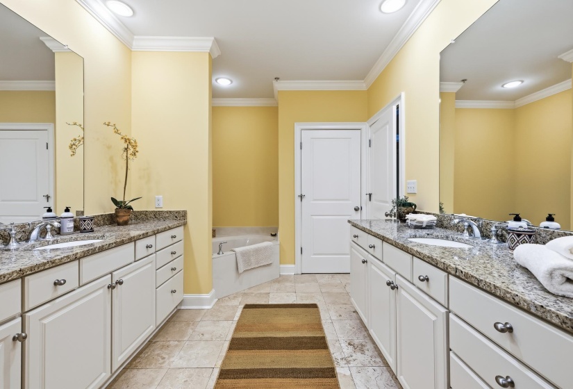 3520 CENTRAL AVE, Memphis, Tennessee 38111, 3 Bedroom Bedrooms, 6 Room Rooms,3.1 BathroomBathrooms,Residential,For Sale,CENTRAL,0,10229357