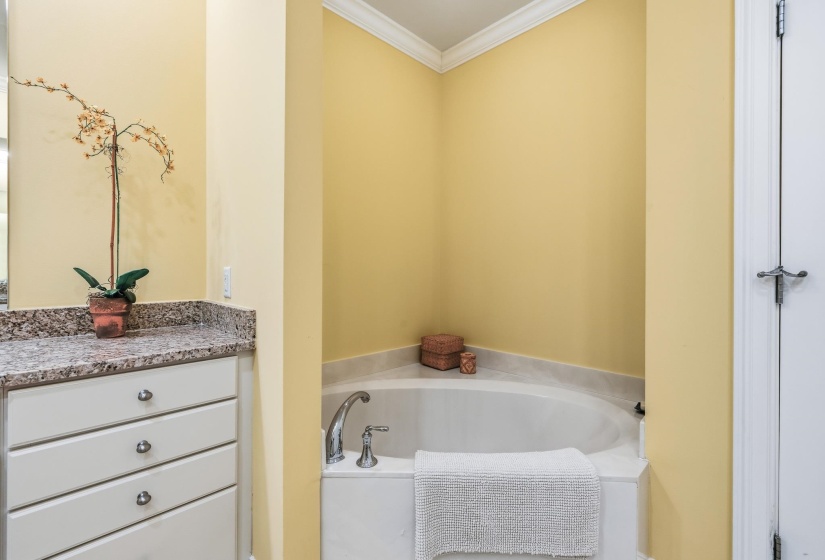 3520 CENTRAL AVE, Memphis, Tennessee 38111, 3 Bedroom Bedrooms, 6 Room Rooms,3.1 BathroomBathrooms,Residential,For Sale,CENTRAL,0,10229357