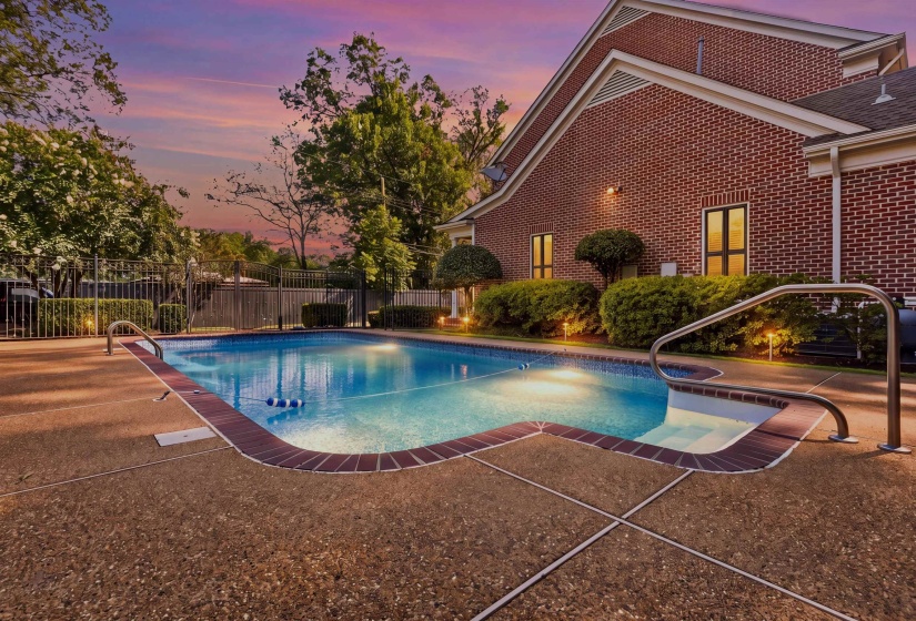 4639 PERKINS MANOR CV, Memphis, Tennessee 38117, 5 Bedroom Bedrooms, 11 Room Rooms,4.1 BathroomBathrooms,Residential,For Sale,PERKINS MANOR,0,10229358
