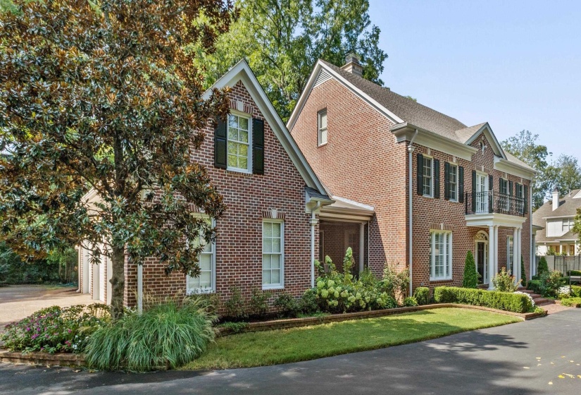 4639 PERKINS MANOR CV, Memphis, Tennessee 38117, 5 Bedroom Bedrooms, 11 Room Rooms,4.1 BathroomBathrooms,Residential,For Sale,PERKINS MANOR,0,10229358