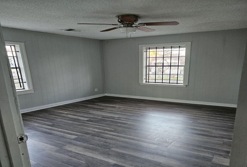 2105 FARRINGTON ST, Memphis, Tennessee 38109, 2 Bedroom Bedrooms, 2 Room Rooms,1 BathroomBathrooms,Residential,For Sale,FARRINGTON,0,10229359