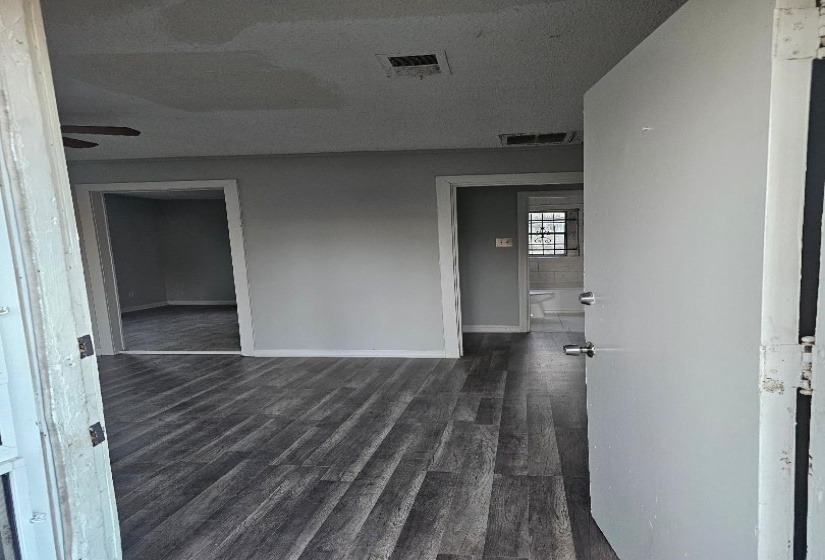 2105 FARRINGTON ST, Memphis, Tennessee 38109, 2 Bedroom Bedrooms, 2 Room Rooms,1 BathroomBathrooms,Residential,For Sale,FARRINGTON,0,10229359