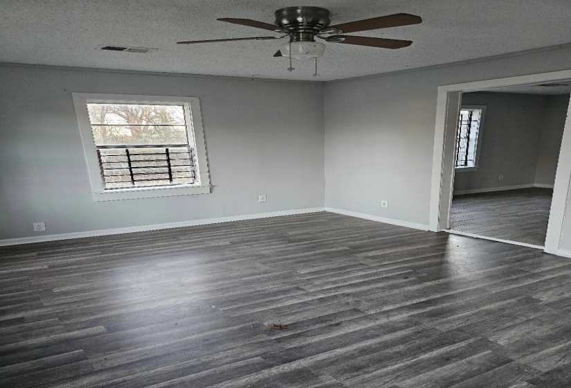 2105 FARRINGTON ST, Memphis, Tennessee 38109, 2 Bedroom Bedrooms, 2 Room Rooms,1 BathroomBathrooms,Residential,For Sale,FARRINGTON,0,10229359