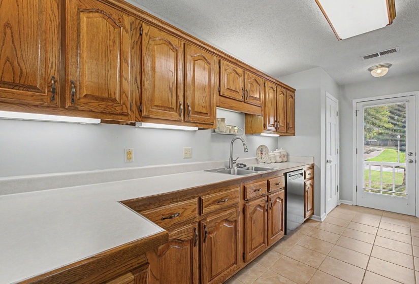 2729 SHADOW POINT CV, Memphis, Tennessee 38016, 4 Bedroom Bedrooms, 8 Room Rooms,2.1 BathroomBathrooms,Residential,For Sale,SHADOW POINT,0,10229360