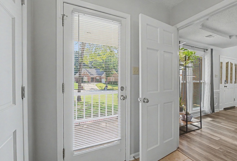 2729 SHADOW POINT CV, Memphis, Tennessee 38016, 4 Bedroom Bedrooms, 8 Room Rooms,2.1 BathroomBathrooms,Residential,For Sale,SHADOW POINT,0,10229360