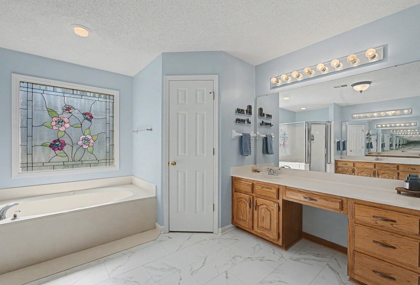 2729 SHADOW POINT CV, Memphis, Tennessee 38016, 4 Bedroom Bedrooms, 8 Room Rooms,2.1 BathroomBathrooms,Residential,For Sale,SHADOW POINT,0,10229360