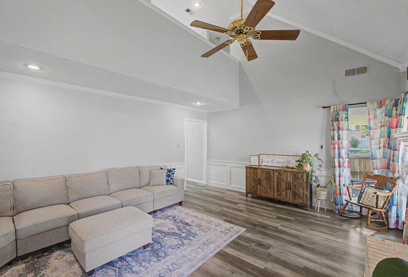 2729 SHADOW POINT CV, Memphis, Tennessee 38016, 4 Bedroom Bedrooms, 8 Room Rooms,2.1 BathroomBathrooms,Residential,For Sale,SHADOW POINT,0,10229360