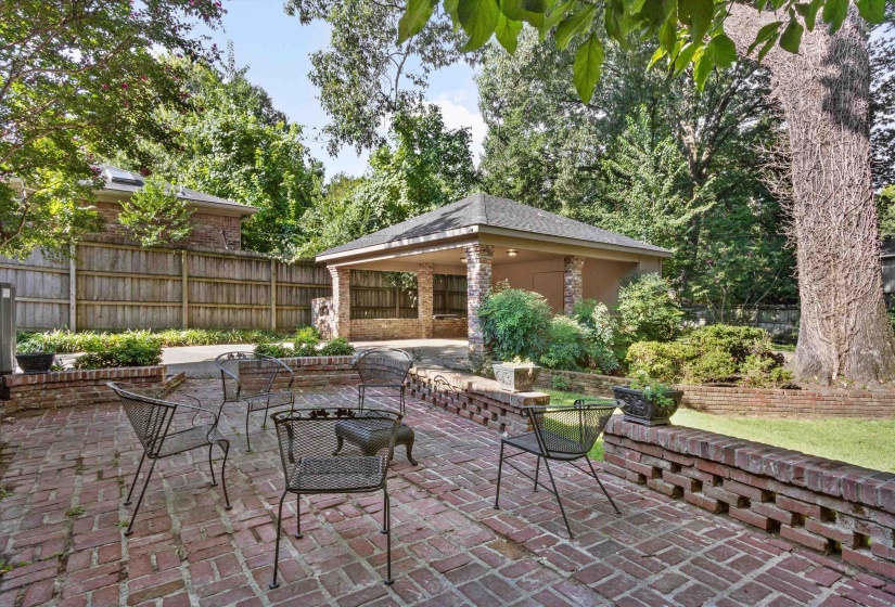 239 GARDENIA DR, Memphis, Tennessee 38117, 3 Bedroom Bedrooms, 7 Room Rooms,2 BathroomBathrooms,Residential,For Sale,GARDENIA,0,10229363