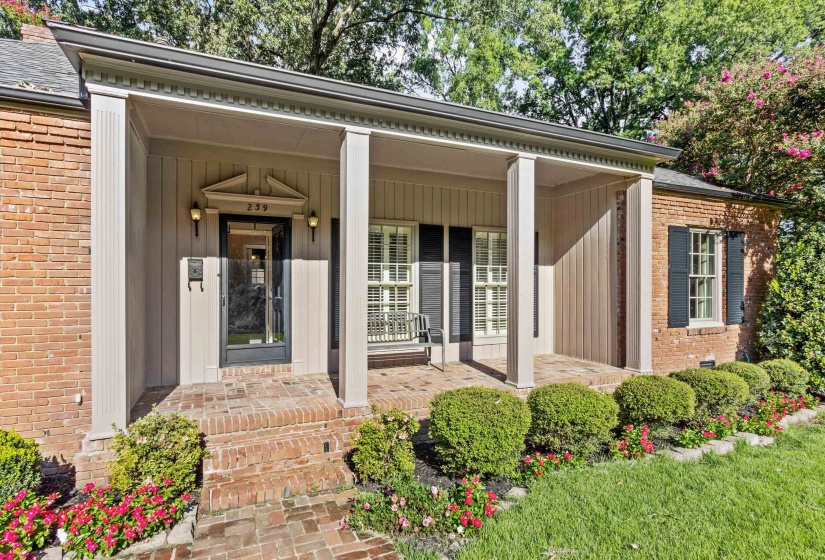 239 GARDENIA DR, Memphis, Tennessee 38117, 3 Bedroom Bedrooms, 7 Room Rooms,2 BathroomBathrooms,Residential,For Sale,GARDENIA,0,10229363