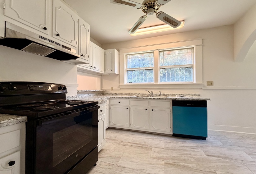 1701 FAXON AVE, Memphis, Tennessee 38112, 2 Bedroom Bedrooms, 5 Room Rooms,1 BathroomBathrooms,Residential,For Sale,FAXON,0,10229365