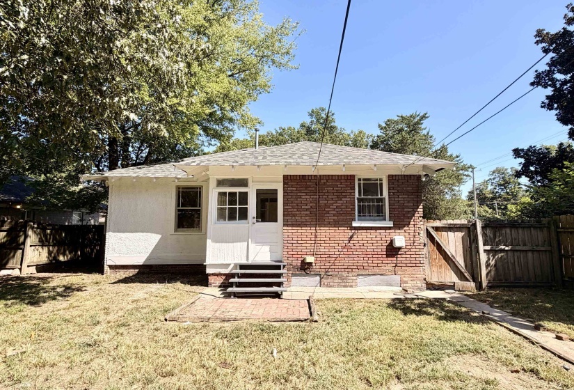 1701 FAXON AVE, Memphis, Tennessee 38112, 2 Bedroom Bedrooms, 5 Room Rooms,1 BathroomBathrooms,Residential,For Sale,FAXON,0,10229365