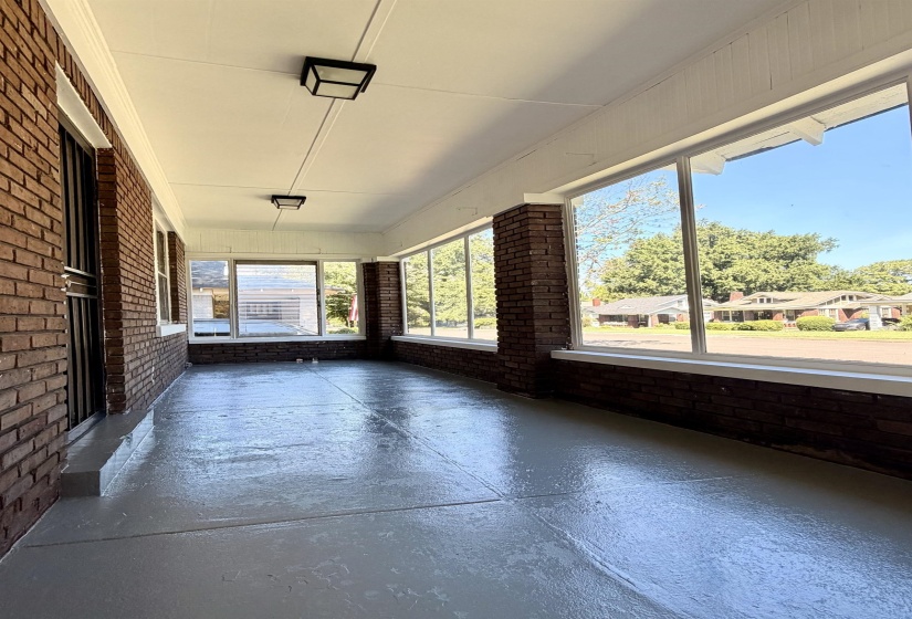 1701 FAXON AVE, Memphis, Tennessee 38112, 2 Bedroom Bedrooms, 5 Room Rooms,1 BathroomBathrooms,Residential,For Sale,FAXON,0,10229365