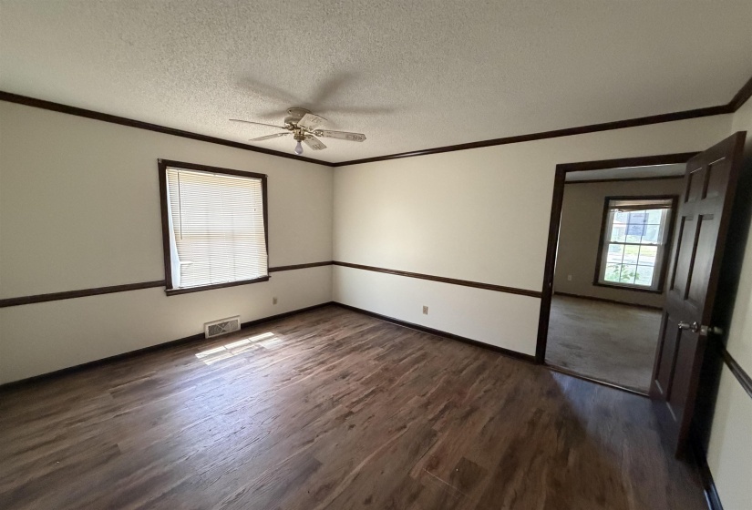 3410 EMERALD ST, Memphis, Tennessee 38115, 4 Bedroom Bedrooms, 9 Room Rooms,2 BathroomBathrooms,Residential,For Sale,EMERALD,0,10229368