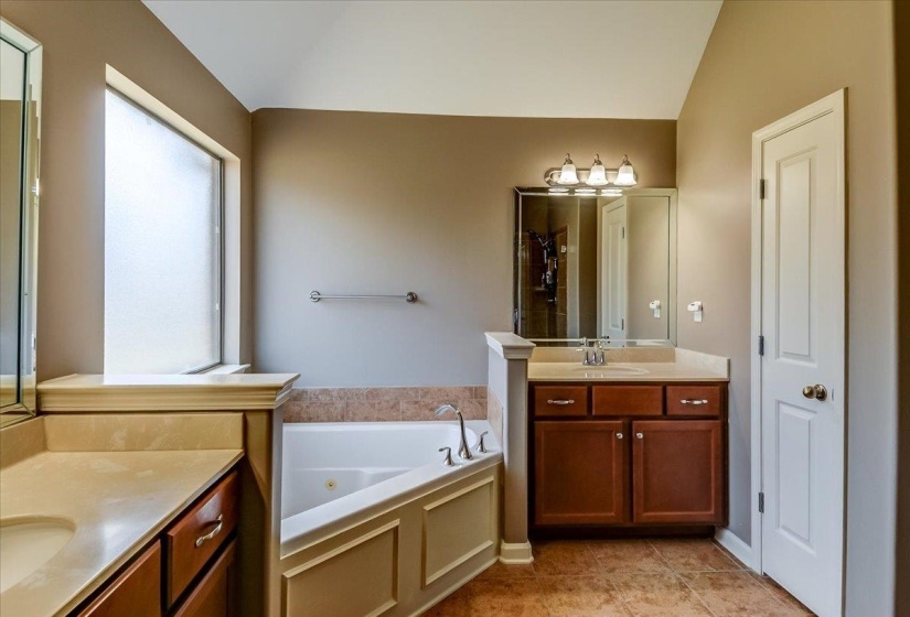 12348 DARTON DR, Arlington, Tennessee 38002, 5 Bedroom Bedrooms, 8 Room Rooms,3 BathroomBathrooms,Residential,For Sale,DARTON,0,10229371