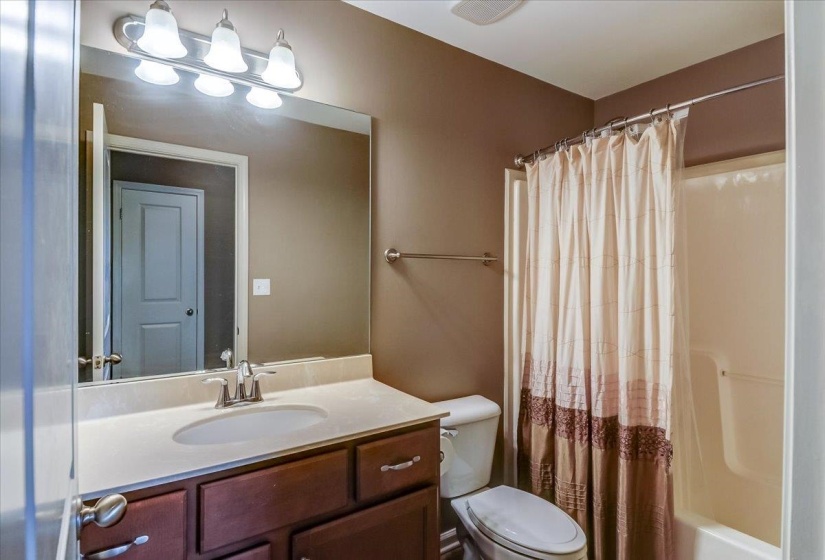 12348 DARTON DR, Arlington, Tennessee 38002, 5 Bedroom Bedrooms, 8 Room Rooms,3 BathroomBathrooms,Residential,For Sale,DARTON,0,10229371