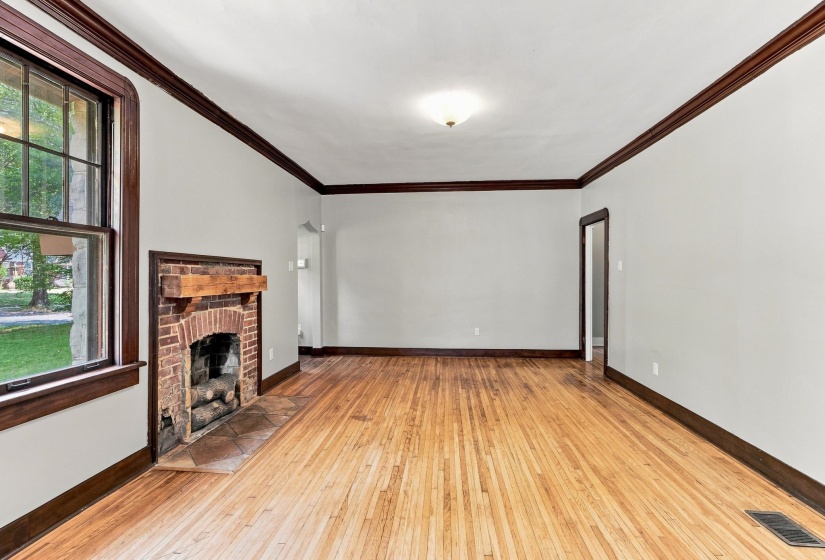 961 BARKSDALE ST, Memphis, Tennessee 38107, 3 Bedroom Bedrooms, 7 Room Rooms,2 BathroomBathrooms,Residential,For Sale,BARKSDALE,0,10229373