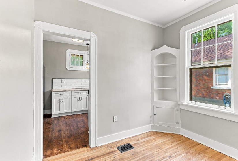 961 BARKSDALE ST, Memphis, Tennessee 38107, 3 Bedroom Bedrooms, 7 Room Rooms,2 BathroomBathrooms,Residential,For Sale,BARKSDALE,0,10229373