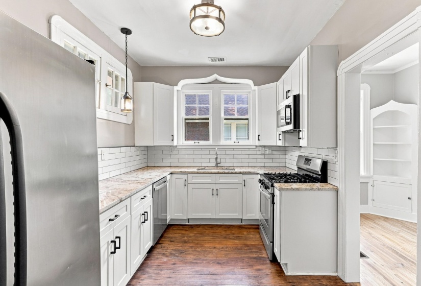 961 BARKSDALE ST, Memphis, Tennessee 38107, 3 Bedroom Bedrooms, 7 Room Rooms,2 BathroomBathrooms,Residential,For Sale,BARKSDALE,0,10229373