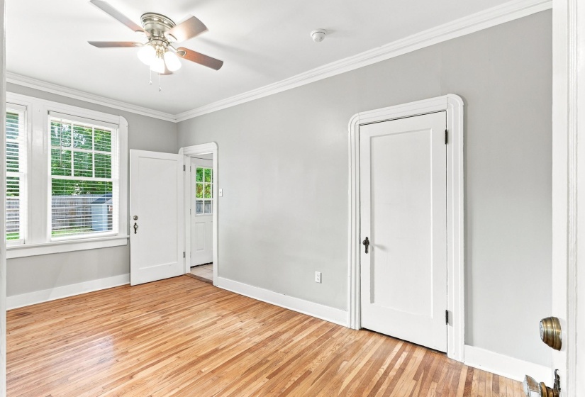 961 BARKSDALE ST, Memphis, Tennessee 38107, 3 Bedroom Bedrooms, 7 Room Rooms,2 BathroomBathrooms,Residential,For Sale,BARKSDALE,0,10229373