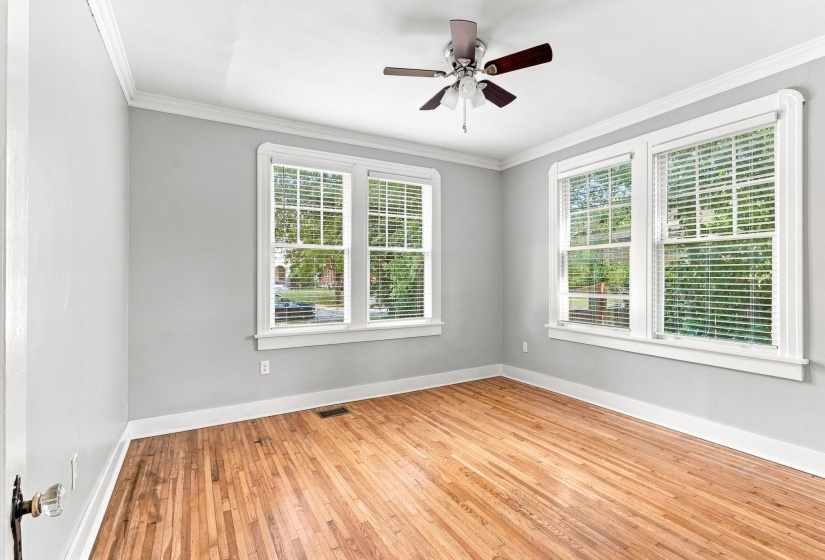 961 BARKSDALE ST, Memphis, Tennessee 38107, 3 Bedroom Bedrooms, 7 Room Rooms,2 BathroomBathrooms,Residential,For Sale,BARKSDALE,0,10229373