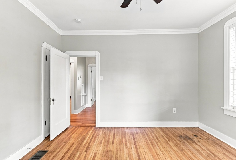 961 BARKSDALE ST, Memphis, Tennessee 38107, 3 Bedroom Bedrooms, 7 Room Rooms,2 BathroomBathrooms,Residential,For Sale,BARKSDALE,0,10229373
