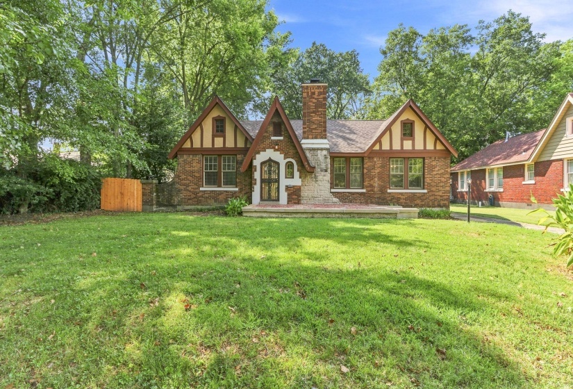 961 BARKSDALE ST, Memphis, Tennessee 38107, 3 Bedroom Bedrooms, 7 Room Rooms,2 BathroomBathrooms,Residential,For Sale,BARKSDALE,0,10229373